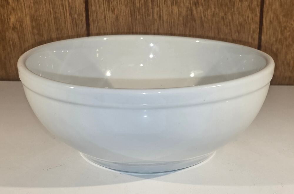 B.I.A. White Ceramic Serving Bowl 8.5" Round Footed Rimmed Kitchen Tableware